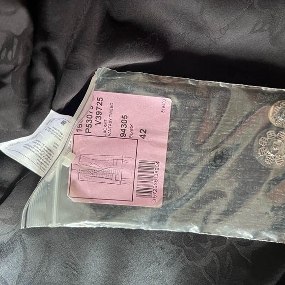 Chanel tweed Blazer - Picture 3 of 7